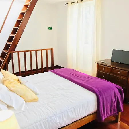 Casa Do Lugar Da Ribeira Feriehus